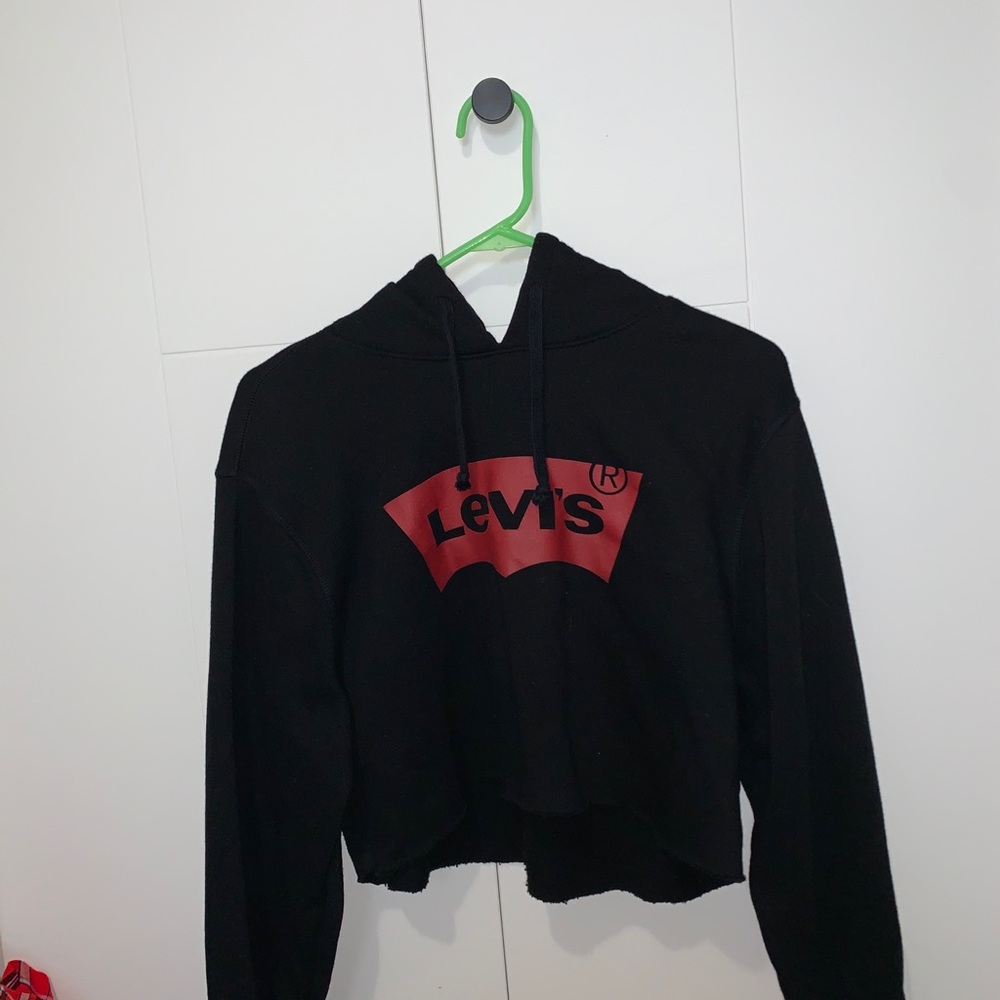 Cropped levi’s hoodie